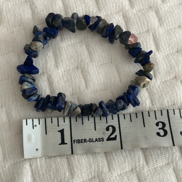 Lapis lazuli chips natural gemstone crystal bracelet - Picture 4 of 5